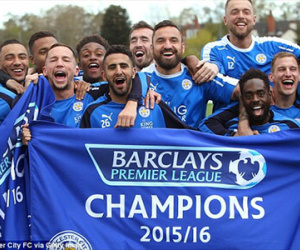 Tỉ phú Thái thưởng xe Mercedes cho toàn đội Leicester