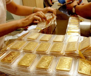 Tiếp tục giảm, giá vàng nội đang rẻ "khủng" so với thế giới