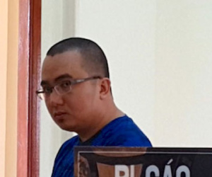 Cầm dao đâm gục người giữa đường vì bị... đòi tiền nợ