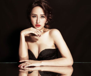 Mai Phương Thúy tung ảnh khoe vẻ gợi cảm “chết người”