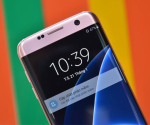 Mở hộp Samsung Galaxy S7 edge màu vàng hồng đầu tiên tại Việt nam
