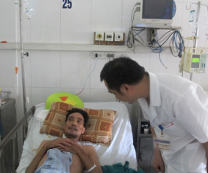 Sốc phản vệ, hoại tử cơ thể, nhiễm trùng huyết vì mũi tiêm của thầy lang