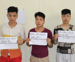 Giết người trong đêm, 3 nghi can ra đầu thú