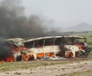 Xe buýt đâm xe bồn chở dầu ở Afghanistan, 52 người chết