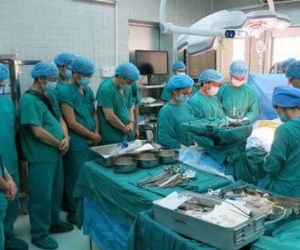 Y bác sĩ cúi đầu trước chàng trai Sài Gòn chết não hiến tạng cứu 4 người