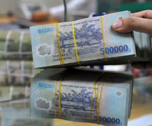 Lời hứa giảm lãi suất cho vay bị thách thức