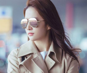 Lưu Diệc Phi khoe thời trang sang chảnh tại sân bay