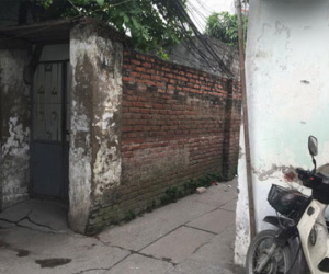 Tới gây sự, con rể 2 tay 2 dao phóng lợn đâm bố vợ