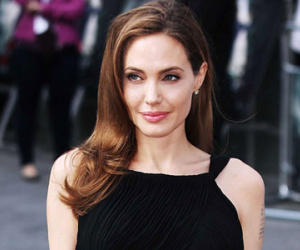 Angelina Jolie được ngưỡng mộ hơn Đệ nhất phu nhân Mỹ