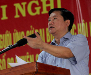 Bí thư Thăng: "Các ông thử chui vào nhà dân xem có ở được không?"