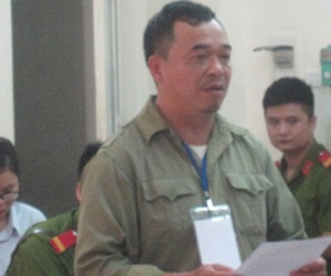 Chạy ra xem đánh nhau, bị chém suýt mất mạng