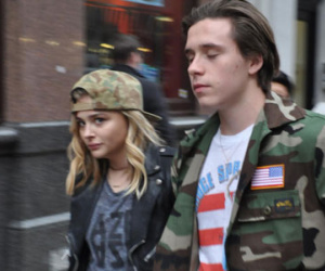 Chloe Grace Moretz chính thức xác nhận hẹn hò Brooklyn Beckham