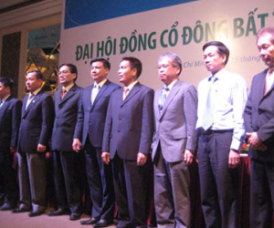 Gay cấn tranh ghế HĐQT Eximbank