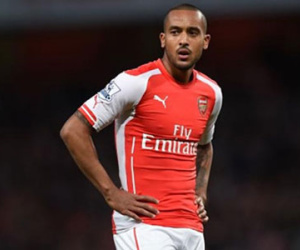 Hết kiễn nhẫn, Arsenal “đẩy” Walcott tới West Ham