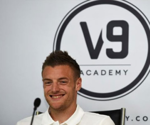 Jamie Vardy khai trương học viện bóng đá mang tên mình
