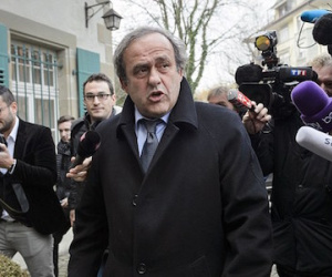 Michel Platini từ chức Chủ tịch UEFA