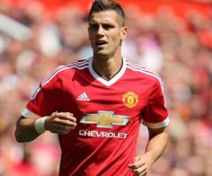 Schneiderlin trách M.U trước viễn cảnh mất vé dự Euro 2016