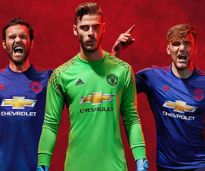 Lỡ vé Champions League, M.U tăng giá bán áo đấu
