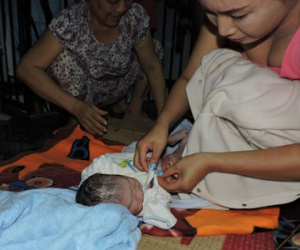 Nữ sinh 19 tuổi thừa nhận bỏ rơi con mới sinh bên vệ đường