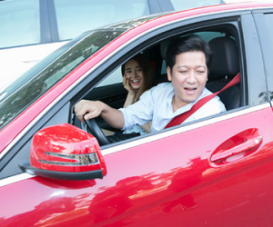 Trường Giang tự lái xe chở Nhã Phương đi sự kiện