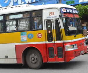 Nghi án cô gái bị bắt cóc ngay trên xe bus: Bí ẩn người đàn bà có mùi lạ