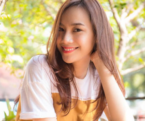 Gặp gỡ cô gái 9X chân dài giống Hà Hồ, hát hay như Mỹ Tâm