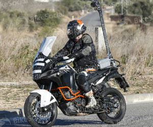 KTM 1290 Super Adventure bị triệu hồi do lỗi giảm sóc