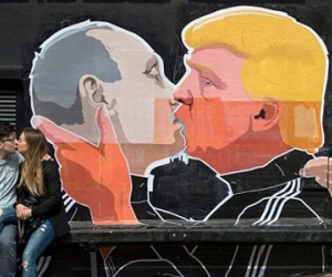 Ông Trump và ông Putin “hôn nhau” ở Lithuania