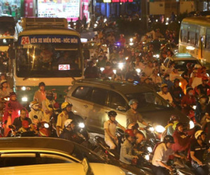 Sài Gòn lại kẹt xe nghiêm trọng sau mưa lớn