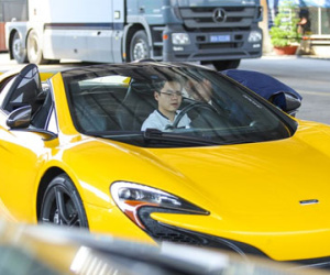 Bạn trai thiếu gia của Midu tậu siêu xe triệu đô