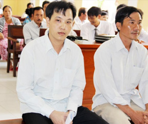 Cựu thiếu tá dùng nhục hình đi làm thuê cho quán nhậu