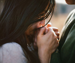 Bộ mặt thật của người vợ hiền thảo 10 năm chồng tôn sùng