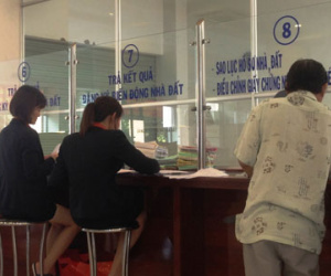 Cán bộ làm việc "câu giờ" phải viết thư xin lỗi dân