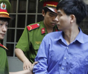 Đánh thuốc mê ông bà ngoại cướp đồ cổ gần 1,6 tỷ đồng