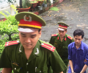 Lên cơn tâm thần, thiêu sống đồng nghiệp