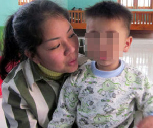 Tâm sự xót xa của nữ giám đốc nuôi con trong trại giam