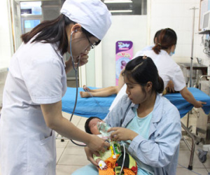 Bé 20 ngày tuổi nguy kịch do dùng thuốc phiện chữa tiêu chảy
