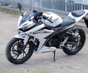 Honda CBR150R 2016 đầu tiên về Hà Nội giá trên 100 triệu