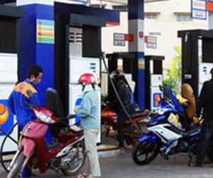 Kìm tăng giá xăng dầu vì doanh nghiệp lãi “khủng”?