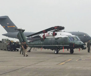 Trực thăng Marine One của Tổng Thống Obama đến Nội Bài