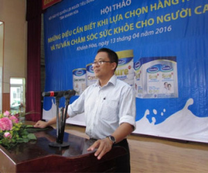 Vinamilk tiếp tục chăm sóc sức khỏe cho hơn 1.300 người cao tuổi