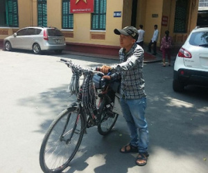 Chàng trai đạp xe xuyên Việt 2.000 km xin hiến thận