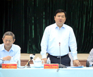 Ông Đinh La Thăng: "Dân chưa có nước sạch, tổng giám đốc kiếm việc khác"
