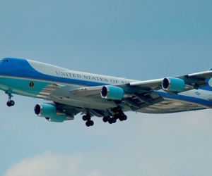 Trải nghiệm của phóng viên ngồi cùng chuyên cơ với Obama