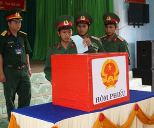 Trung đoàn bộ binh 95 bầu cử ĐBQH trước 2 ngày