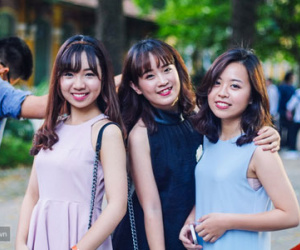 Chùm ảnh: Con gái Chu Văn An điệu đà và cực xinh trong Lễ trưởng thành