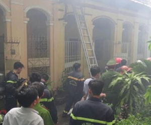 Ngạt khói vì cháy nhà, 3 người nhập viện
