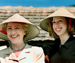 Tổng thống Mỹ thăm Việt Nam: Con gái ngài Bill Clinton hỏi trận Bạch Đằng giang