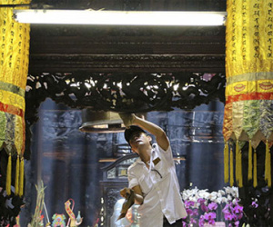 Khẩn trương trang trí chùa Ngọc Hoàng chuẩn bị tiếp đón TT Obama