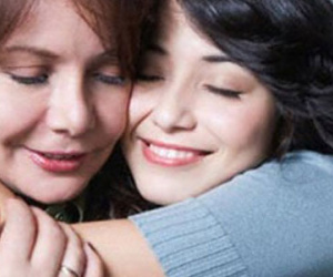Mẹ chồng xúi con dâu.. mặc quần rách